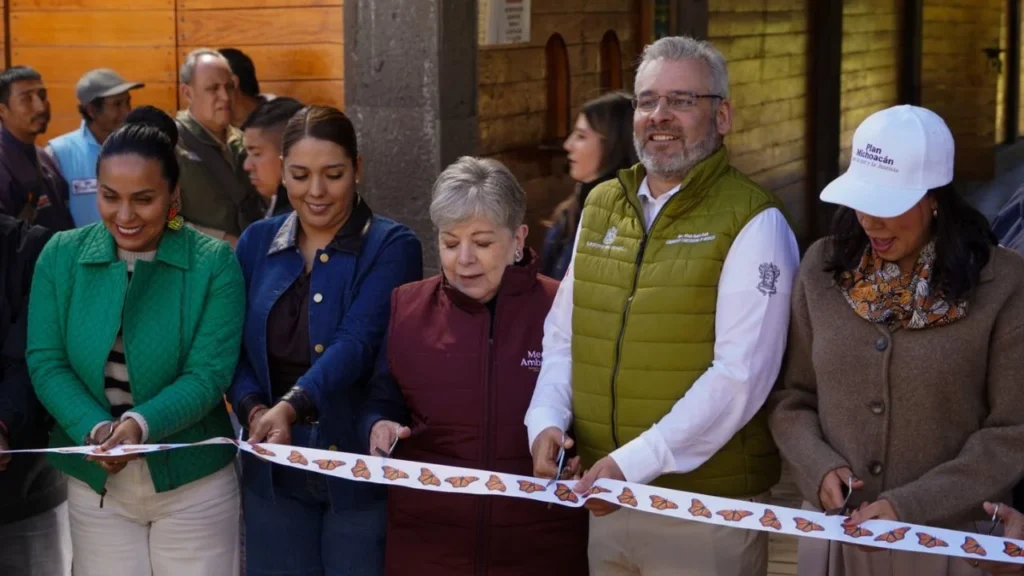 En el Santuario Sierra Chincua, Angangueo, Michoacán, se inauguró hoy la temporada de hibernación de la mariposa Monarca 2025-2026.
