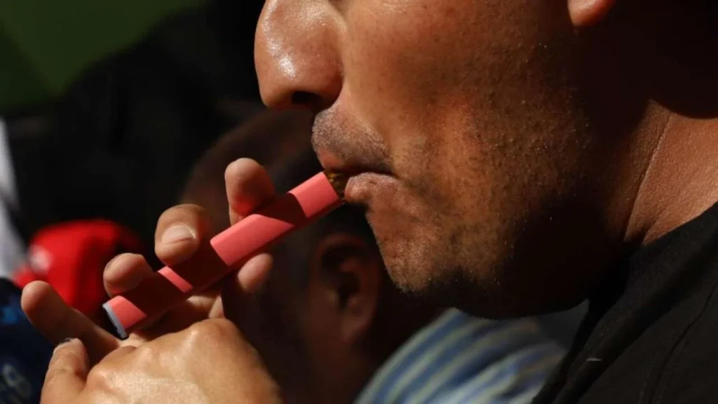 Avanza en comisiones 'prohibición total' de vapeadores y cigarrillos electrónicos. 
