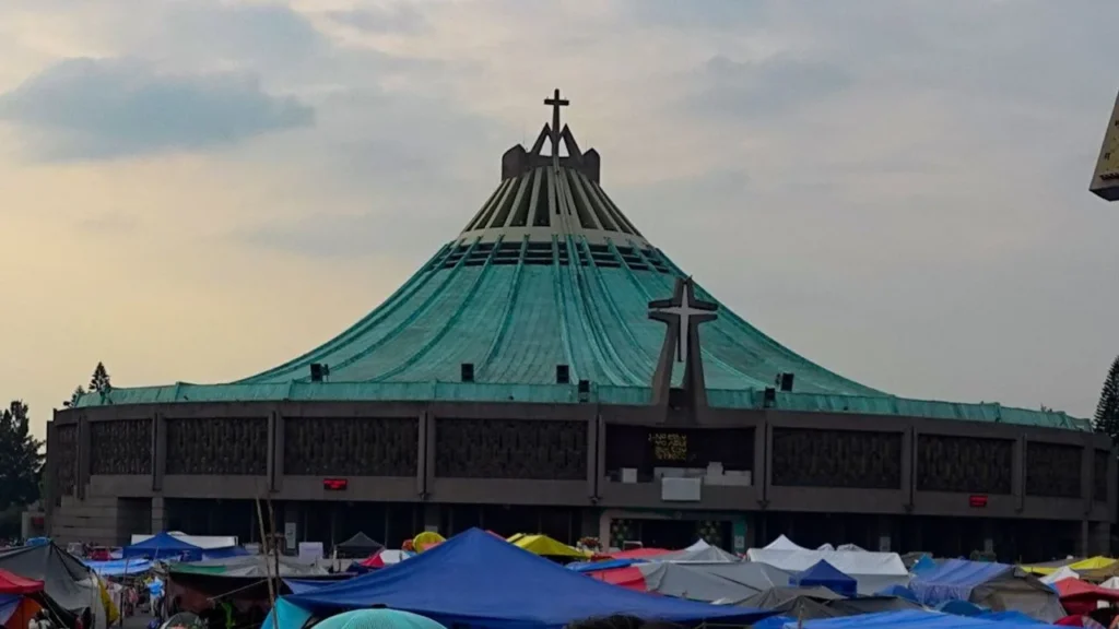 Inicia la entrega de las Tarjetas de Acceso Vehicular para las personas que residen en las colonias aledañas a la Basílica de Guadalupe.