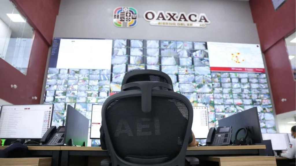 El gobernador de Oaxaca, Salomón Jara, encabezó la inauguración del C5i, uno de los centros de inteligencia en seguridad más grandes de México.