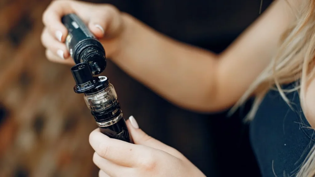 La Cámara de Diputados va por prohibir la venta de cigarrillos electrónicos y vapeadores, también de distintas sustancias tóxicas.