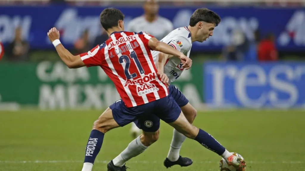 Guadalajara y Cruz Azul dejaron el partido menos vistoso de la liguilla del Torneo Apertura 2025 con un empate sin goles.