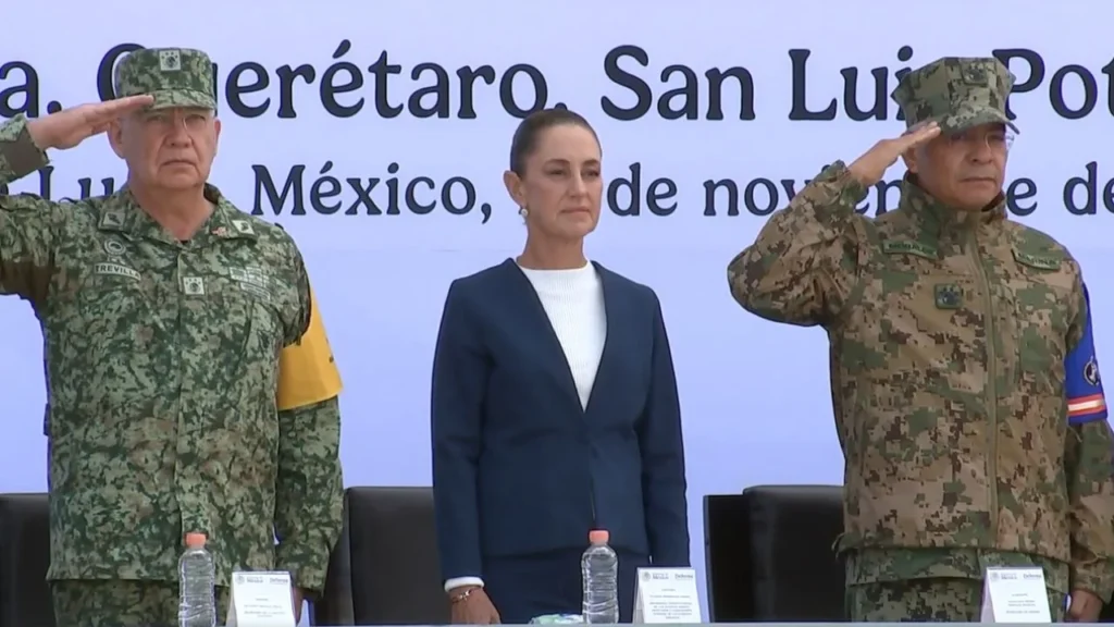 Acto. Al señalar las acciones que se realizaron a favor de la población afectada por las lluvias, la presidenta Sheinbaum destacó que este homenaje representa "la gratitud de la nación entera”