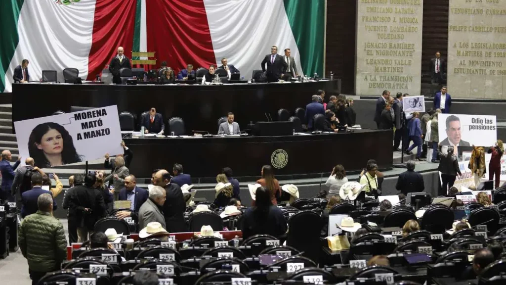 Las discusiones en la Cámara de Diputados por el PEF 2026 se salieron de control. 
