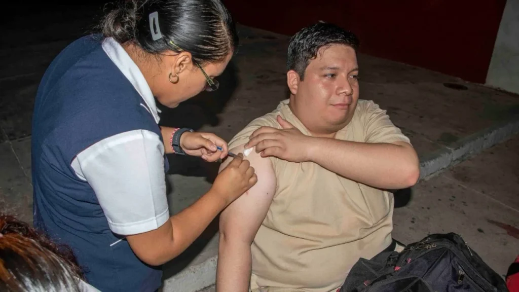 Con visitas a domicilio y una caravana de servicios de salud gratuitos, se realizó Salud en tu Barrio en el tradicional parque de Santa Ana.