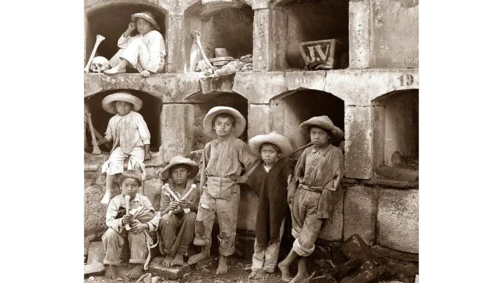 Hugo Brehme y Agustín Casasola capturaron varias de las fotografías más célebres durante la Revolución Mexicana. 