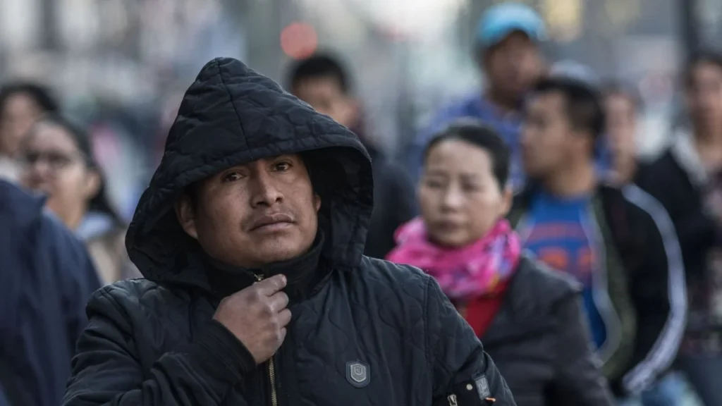 La SGIRPC activó la alerta amarilla por frío para la CDMX este lunes 17 de noviembre, se prevén temperaturas bajas de 4 grados.
