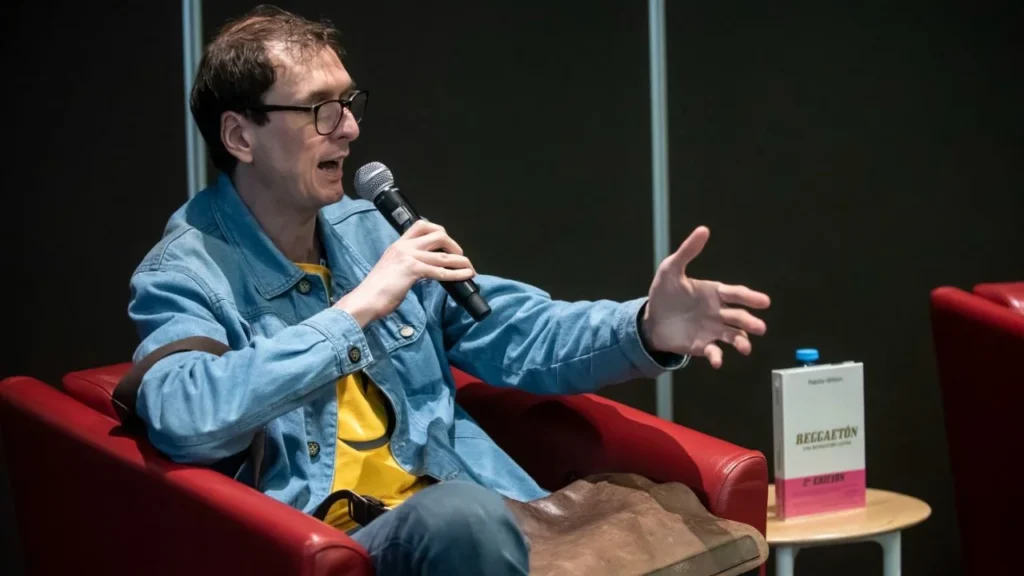 El periodista musical Pablito Wilson se adentró en el tema del reggaetón porque le ha cambiado la vida a un montón de chicos.