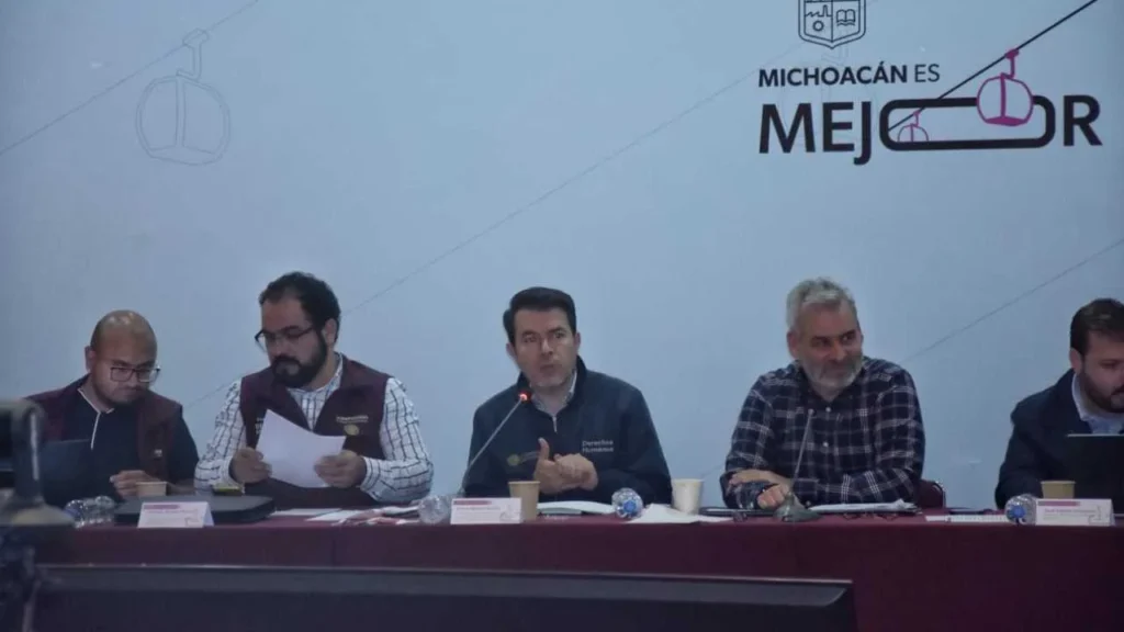 Autoridades federales y estatales se reunieron con representantes de pueblos indígenas de Michoacán.