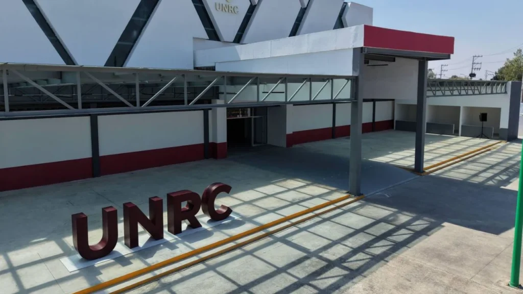 Mario Delgado dijo que la Universidad Nacional Rosario Castellanos cuenta con una matrícula de 77 mil 25 estudiantes, en nueve planteles.