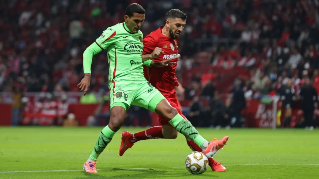 El Club Toluca, bajo la batuta del Turco Mohamed, continúa avanzado hacia el bicampeonato, tras vencer a Juárez, sin goles.