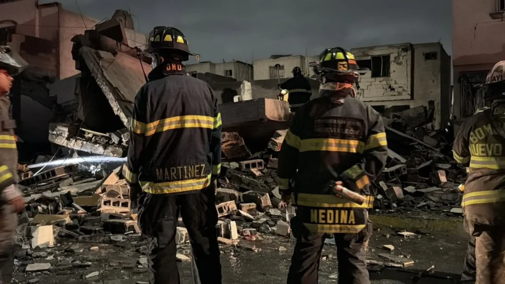 Protección Civil estatal informó que de las tres víctimas mortales de la explosión en Pesquería, dos fallecieron en el lugar del siniestro.