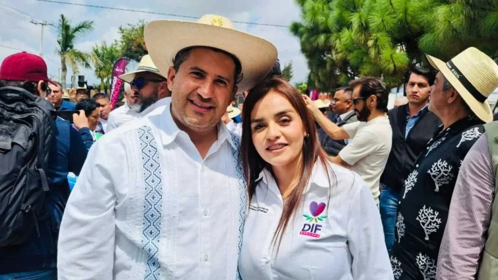 La nueva alcaldesa de Uruapan utilizó sus redes sociales para dedicarle un emotivo mensaje a Carlos Manzo.