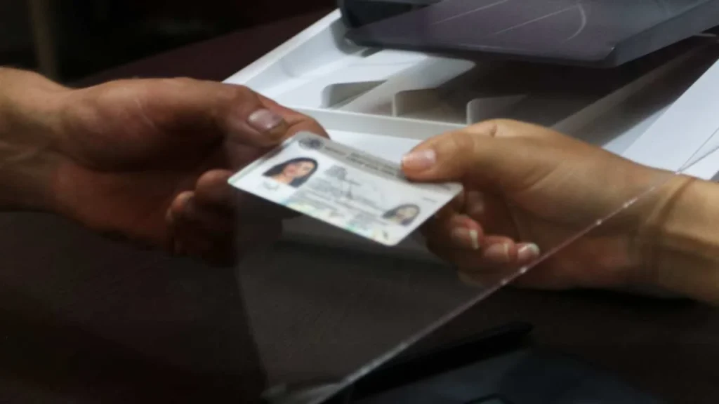 Como parte del concurso de licitación para producir la nueva Credencial de Elector, consorcios presentaron sus propuestas.