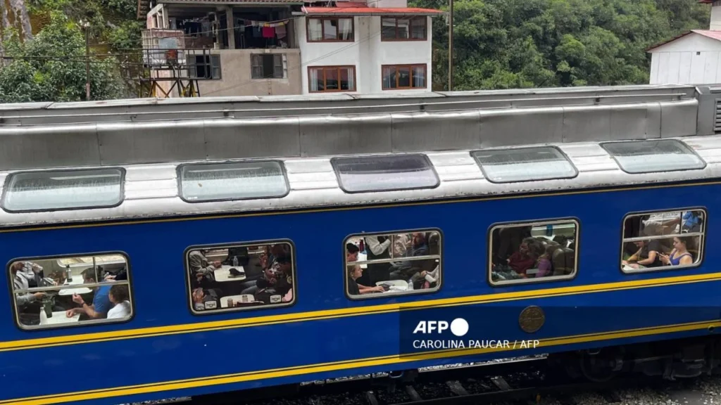 Al menos 15 heridos por choque de dos trenes en ruta a Machu Picchu