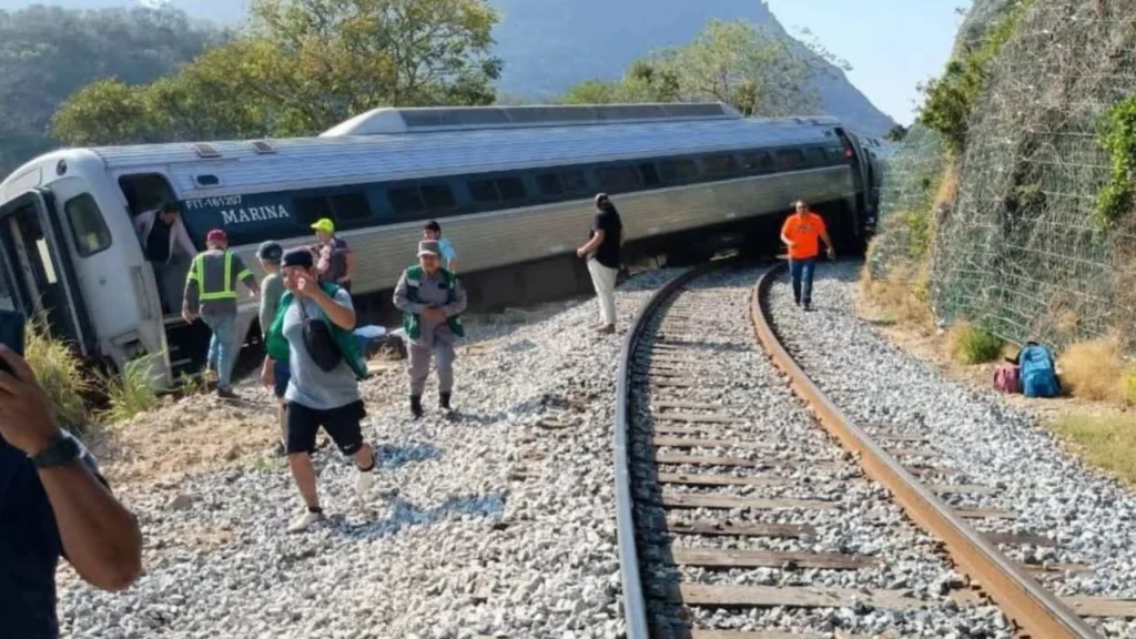 IMSS atiende a 23 lesionados por descarrilamiento de tren en Oaxaca