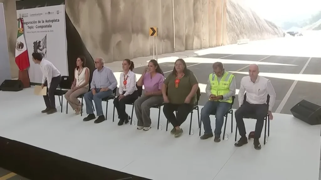 En la autopista Tepic-Compostela, que inauguró la presidenta Sheinbaum en noviembre, se registró un accidente carretero que dejó 7 muertos.