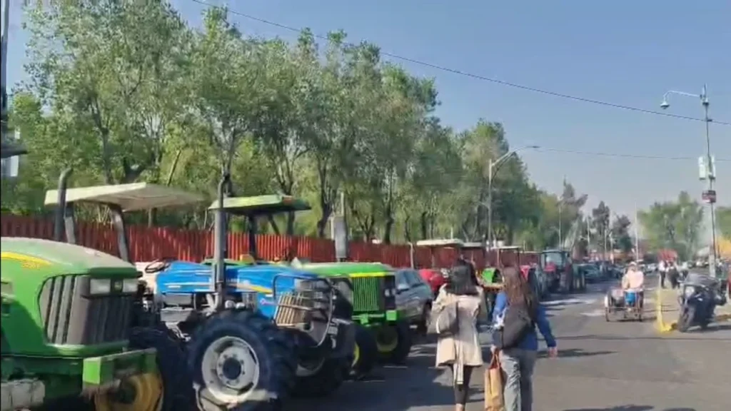Arriba caravana de productores a la Cámara de Diputados