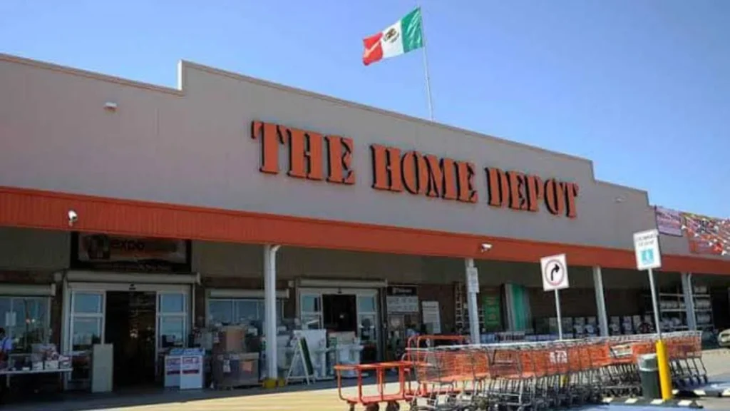 Autoridades en Altamira, Tamaulipas, cerraron una tienda Home Depot tras recibir los reportes de un posible explosivo.