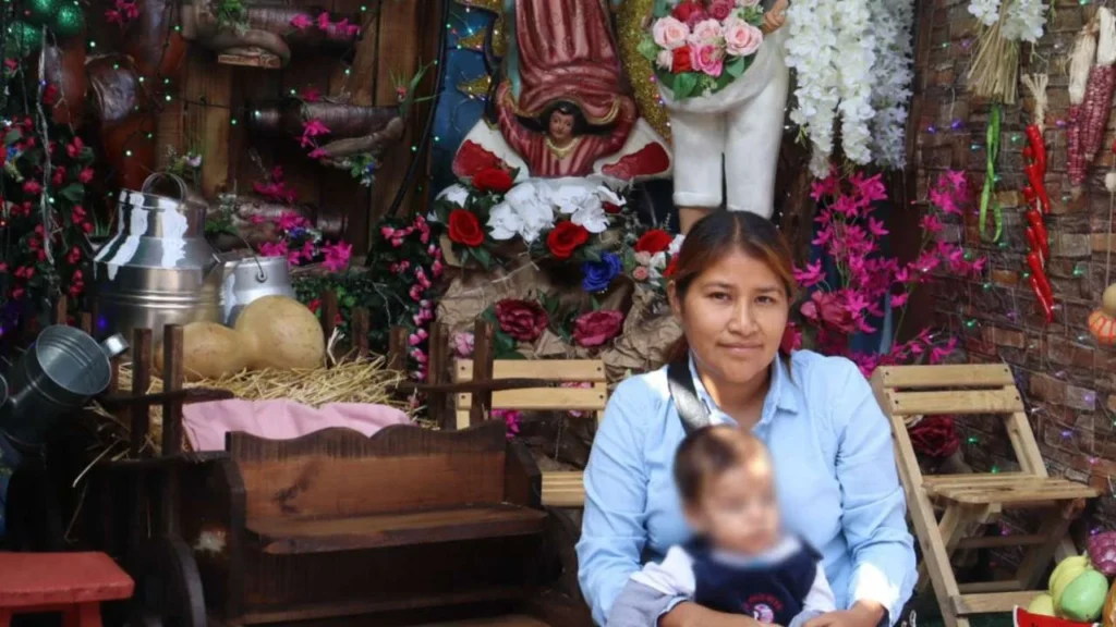 Como un recuerdo y una tradición, los morelianos buscan una foto con la Virgen de Guadalupe.