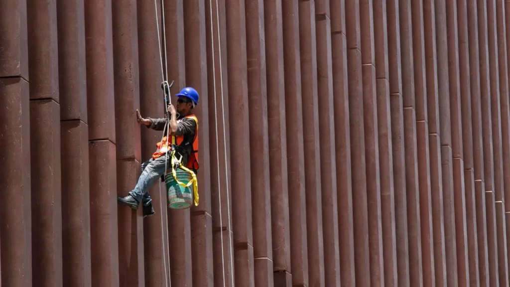 Conoce a qué trabajadores beneficiará el incremento al salario mínimo en 2026