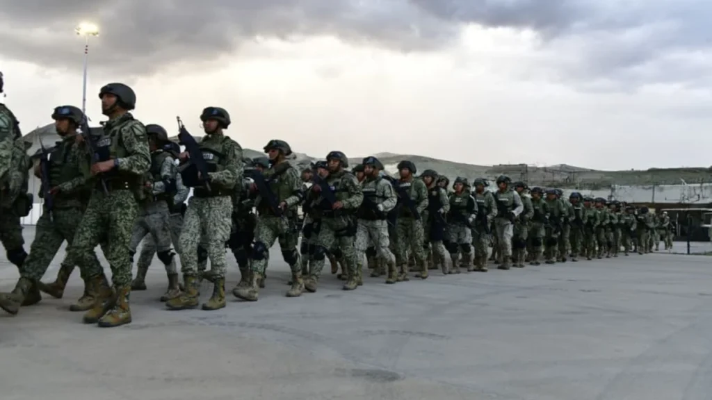 Tras los hechos de violencia del fin de semana, la Secretaría de la Defensa Nacional (Defensa) desplegará 150 militares más en Sinaloa.