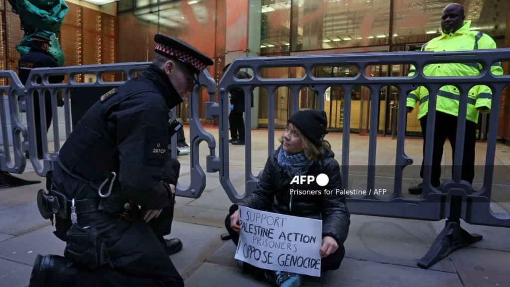 Detienen a Greta Thunberg en Londres tras apoyo a grupo palestino