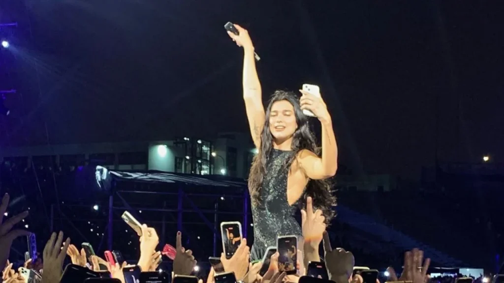 Dua Lipa triunfa con su 'Radical Optimism' en su segunda noche en el Estadio GNP