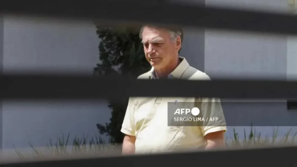 Bolsonaro, de 70 años, fue condenado en septiembre a 27 años de cárcel por intentar impedir en 2022 la asunción del presidente Luiz Inácio Lula da Silva