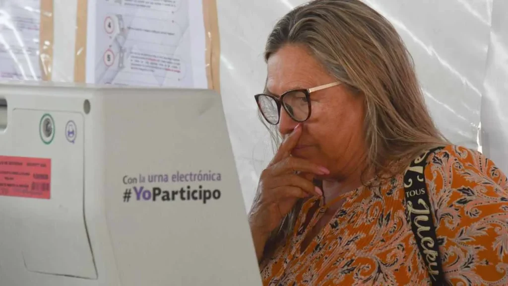 El INE avala prueba piloto de voto por internet en Coahuila.