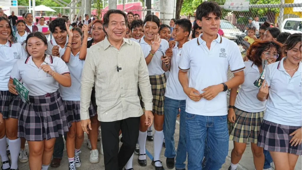 Los jóvenes estudiantes del Bachillerato Nacional tienen 14 nuevas carreras de donde elegir para continuar con sus estudios, destacó Mario Delgado.