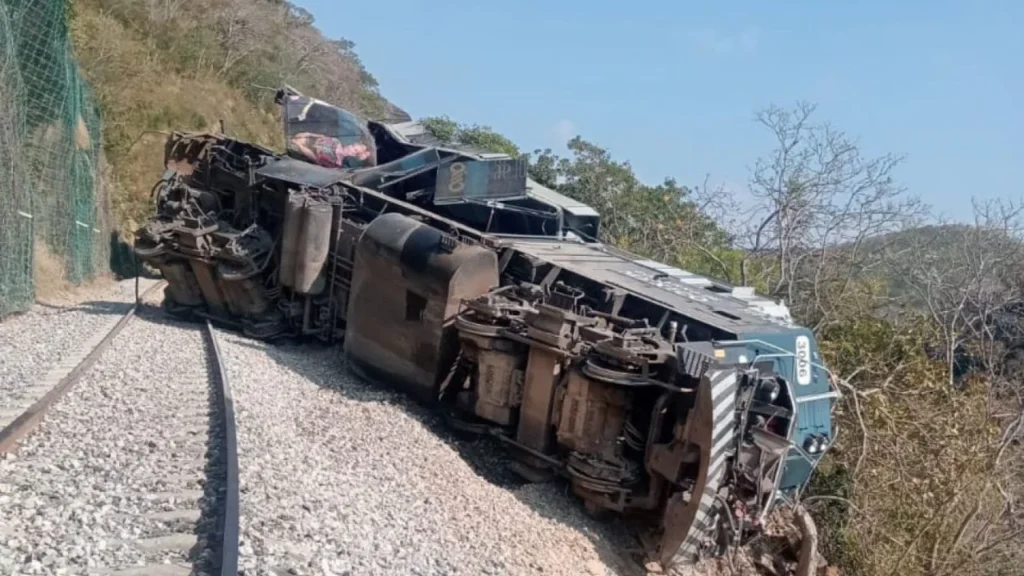 La lideresa nacional de Morena, Luisa Alcalde, se solidarizó con los familiares de las víctimas del descarrilamiento del Tren Interoceánico.