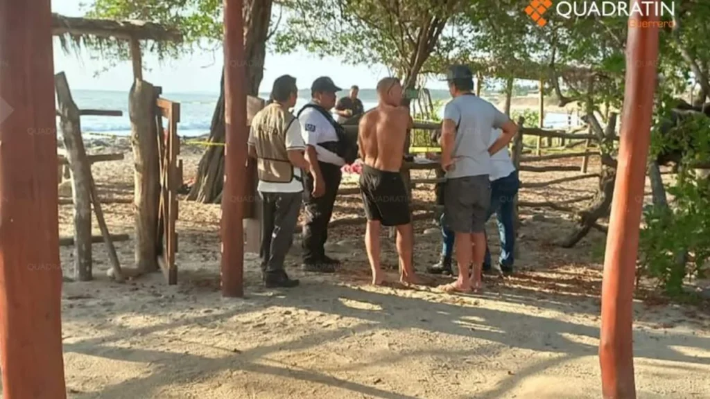 Autoridades locales trasladaron al cuerpo a una funeraria habilitada como Servicio Médico Forense.