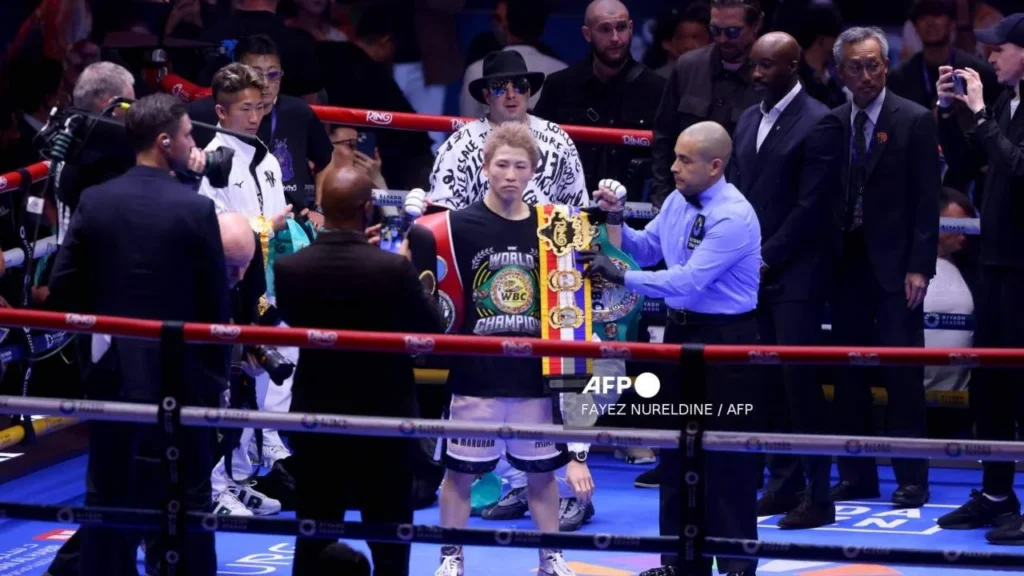 Inoue retuvo sus títulos de peso supergallo ante el mexicano Alan David Picasso.