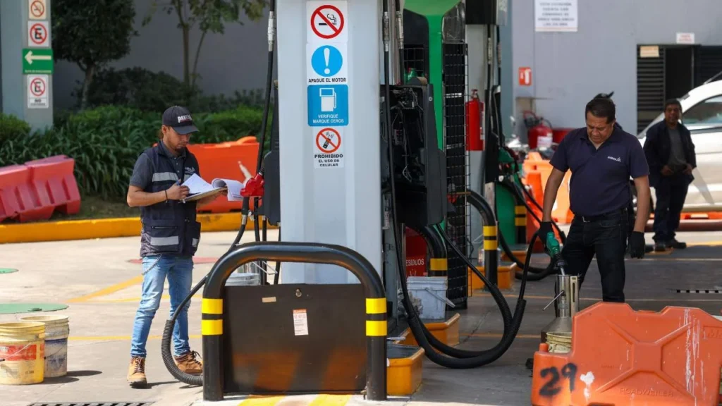 La Profeco, junto con la ASEA, impuso la clausura temporal total de 161 estaciones de servicio.