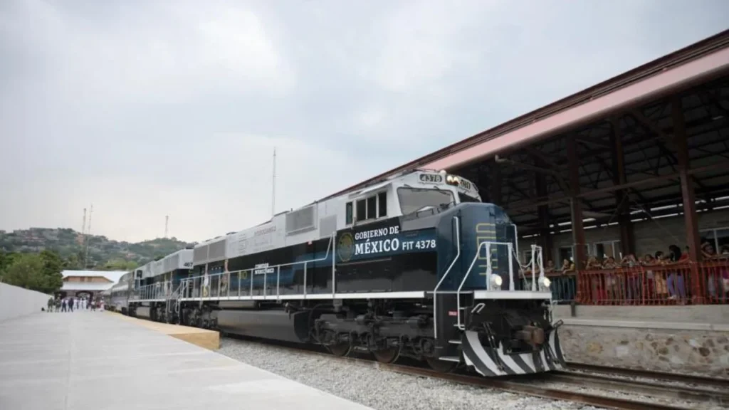 La Secretaría de Marina anunció el descarrilamiento de un tren dentro del corredor Interoceánico en Oaxaca.