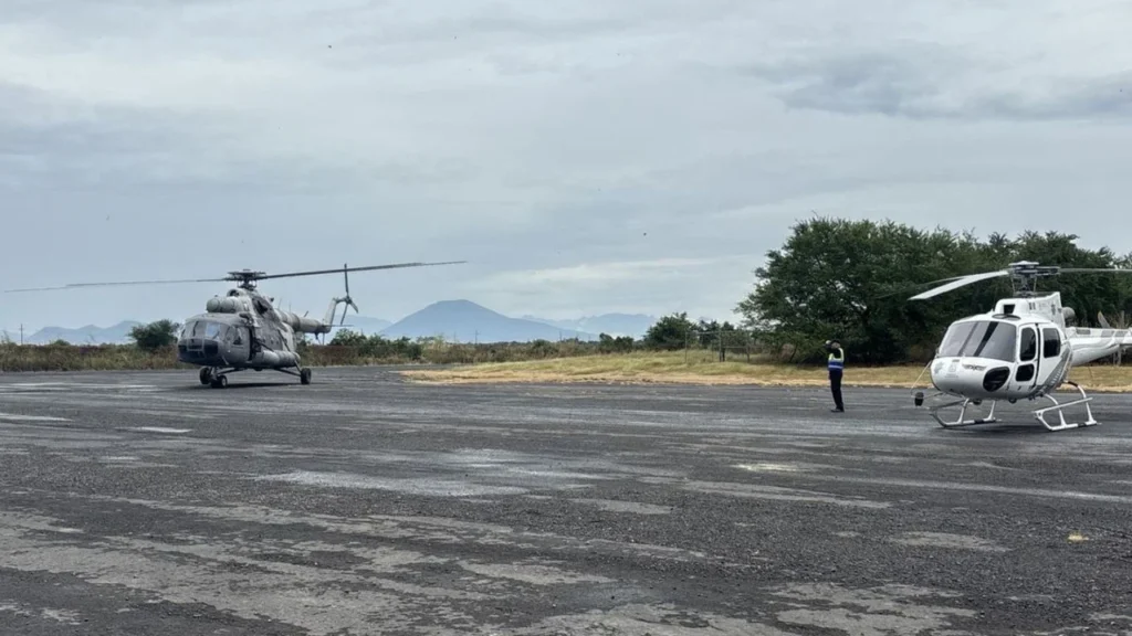 Semar envió helicópteros con personal médico y de sanidad naval para atender a las víctimas de la explosión en Coahuayana, Michoacán.