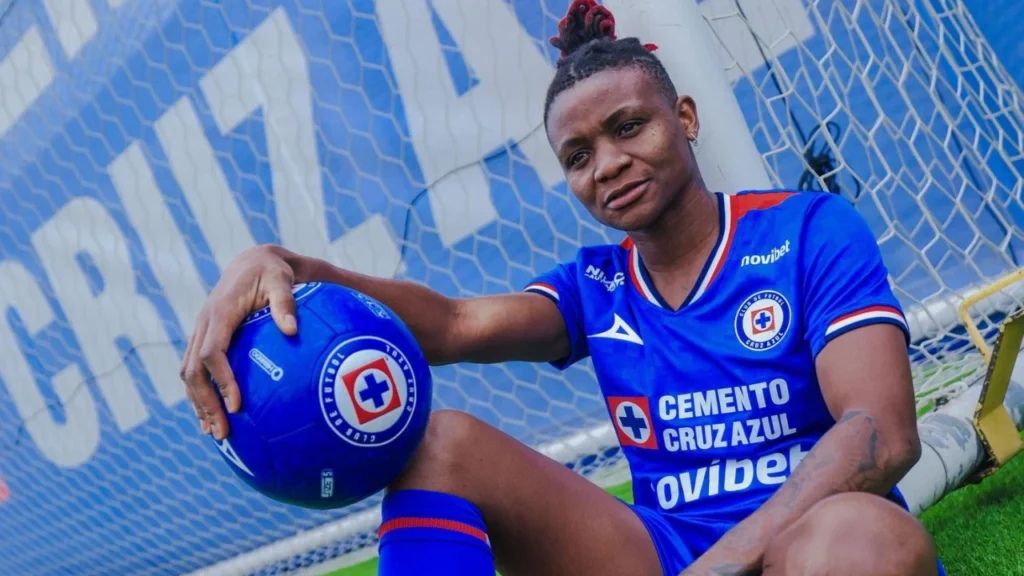 Tras su paso por la NWSL de Estados Unidos, Uchenna Kanu anunció su regreso a la Liga Mx Femenil con Cruz Azul.