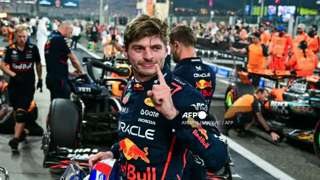 Max Verstappen superó a Lando Norris y Oscar Piastri, al llevarse la 'pole position' del GP de Abu Dabi.