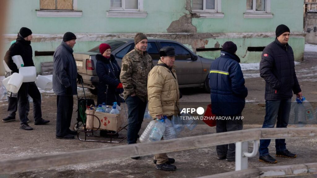 Rusia lanzó un ataque con cientos de drones y misiles que dejó sin calefacción a más de 5 mil 600 edificios residenciales en la capital Kiev.