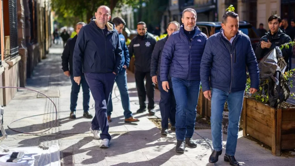 Avanza la rehabilitación del Barrio Antiguo con nueva nomenclatura, semáforos, reparación de banquetas, calles y plazas.