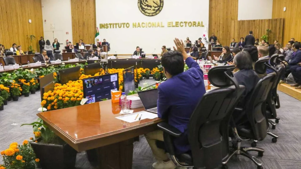  Los integrantes del Órgano recibieron el documento para revisar cada propuesta.