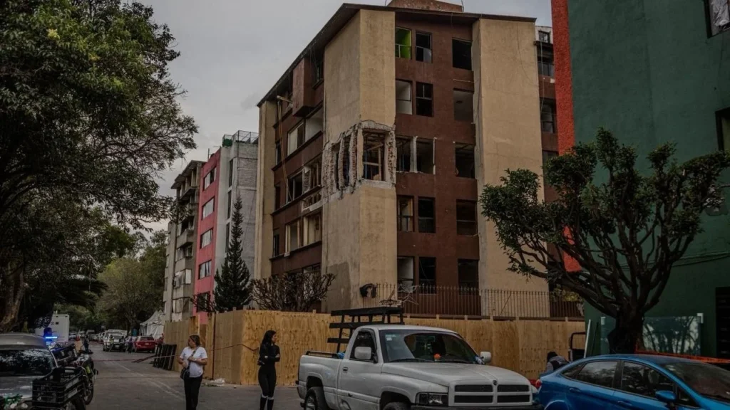 Los departamentos del conjunto habitacional en Paseo de Taxqueña fueron desalojados para permitir los trabajos de rehabilitación, informó la alcaldía Coyoacán.