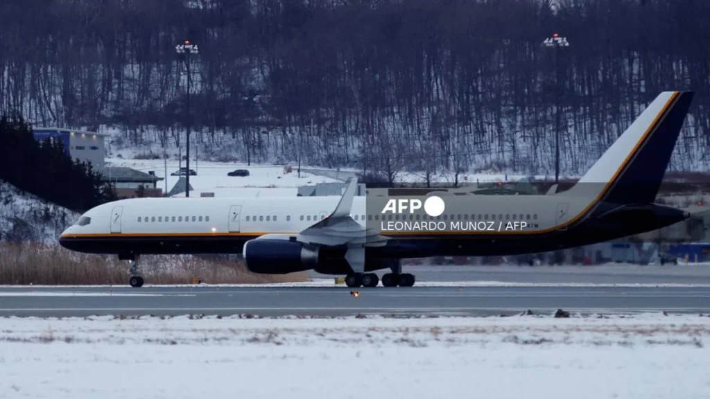 El avión que trasladaba a Maduro arribó a Estados Unidos.