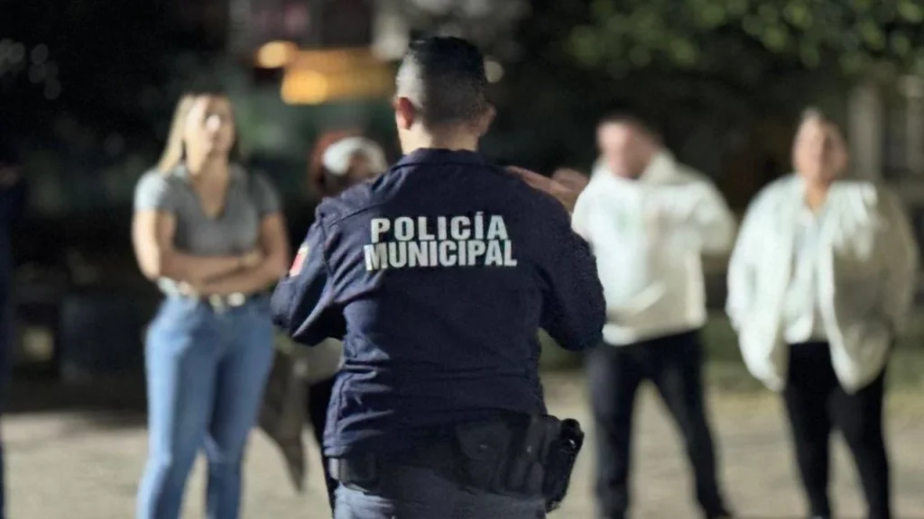 Ciudadanos reportaron la balacera en la colonia Jardines de Catedral en Zamora a donde arribaron los policías que fueron atacados.
