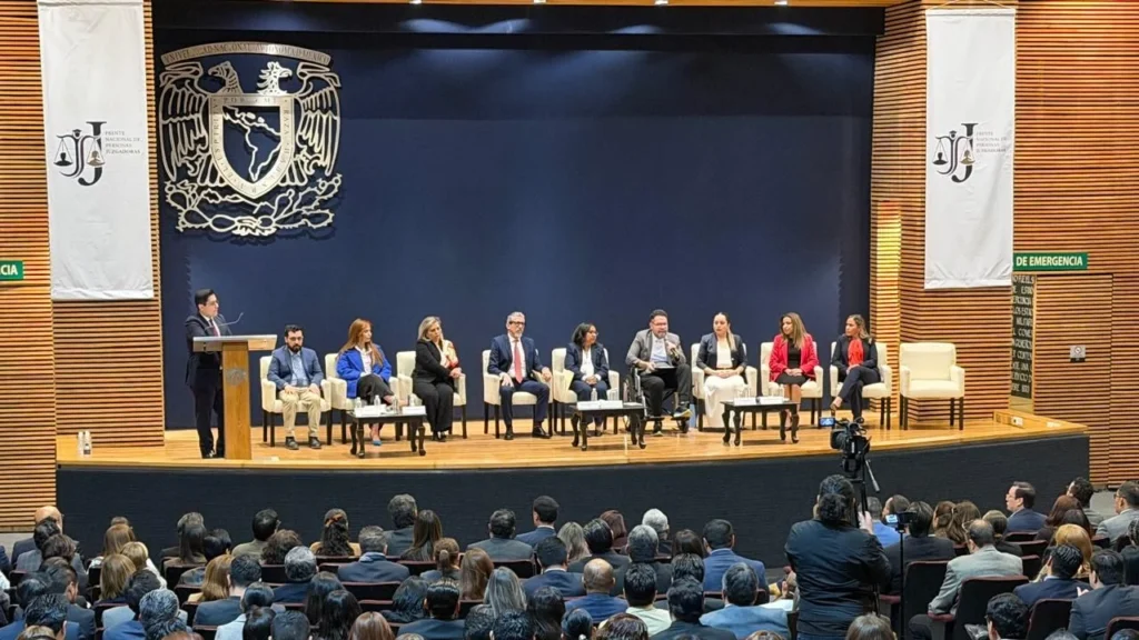 Juzgadores conformaron el Frente Nacional de Personas Juzgadoras, Yasmín Esquivel tomó protesta a la Presidencia y Mesa Directiva.
