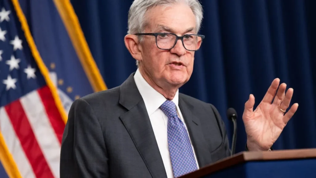 El presidente de la Reserva Federal de EE. UU., Jerome Powell, habla durante una conferencia de prensa tras la reunión del Comité Federal de Mercado Abierto (FOMC) en Washington, D. C., el 10 de diciembre de 2025