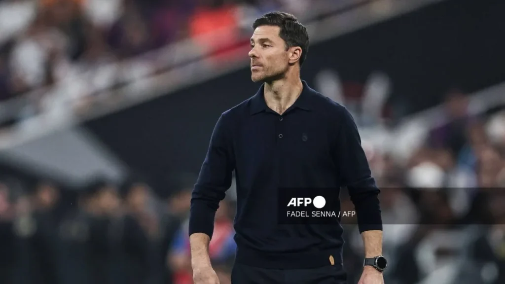 A través de un comunicado, el Real Madrid anunció la salida de Xabi Alonso como entrenador del club tras caer en la Supercopa de España.