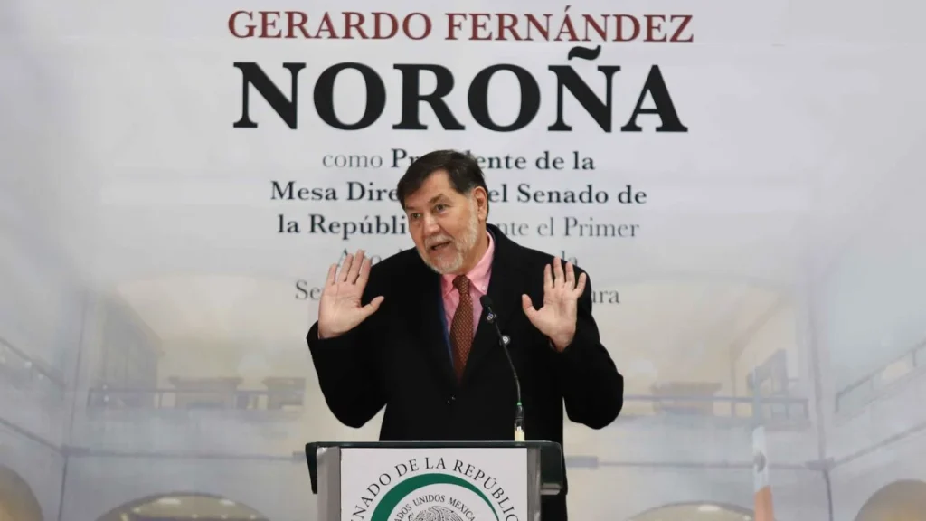 Laura Itzel Castillo, presidenta de la mesa directiva en el Senado de la República, develó el retrato oficial del senador Gerardo Fernando Noroña como presidente de esta Cámara durante el Primer Año de Sexenio de la Sexagésima de la Legislatura