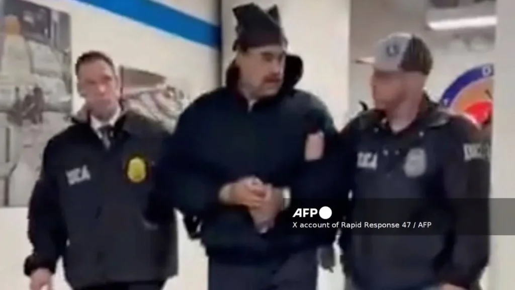Circulan en redes sociales las presuntas primeras imágenes no oficiales de Nicolás Maduro en las instalaciones de la DEA en Nueva York.